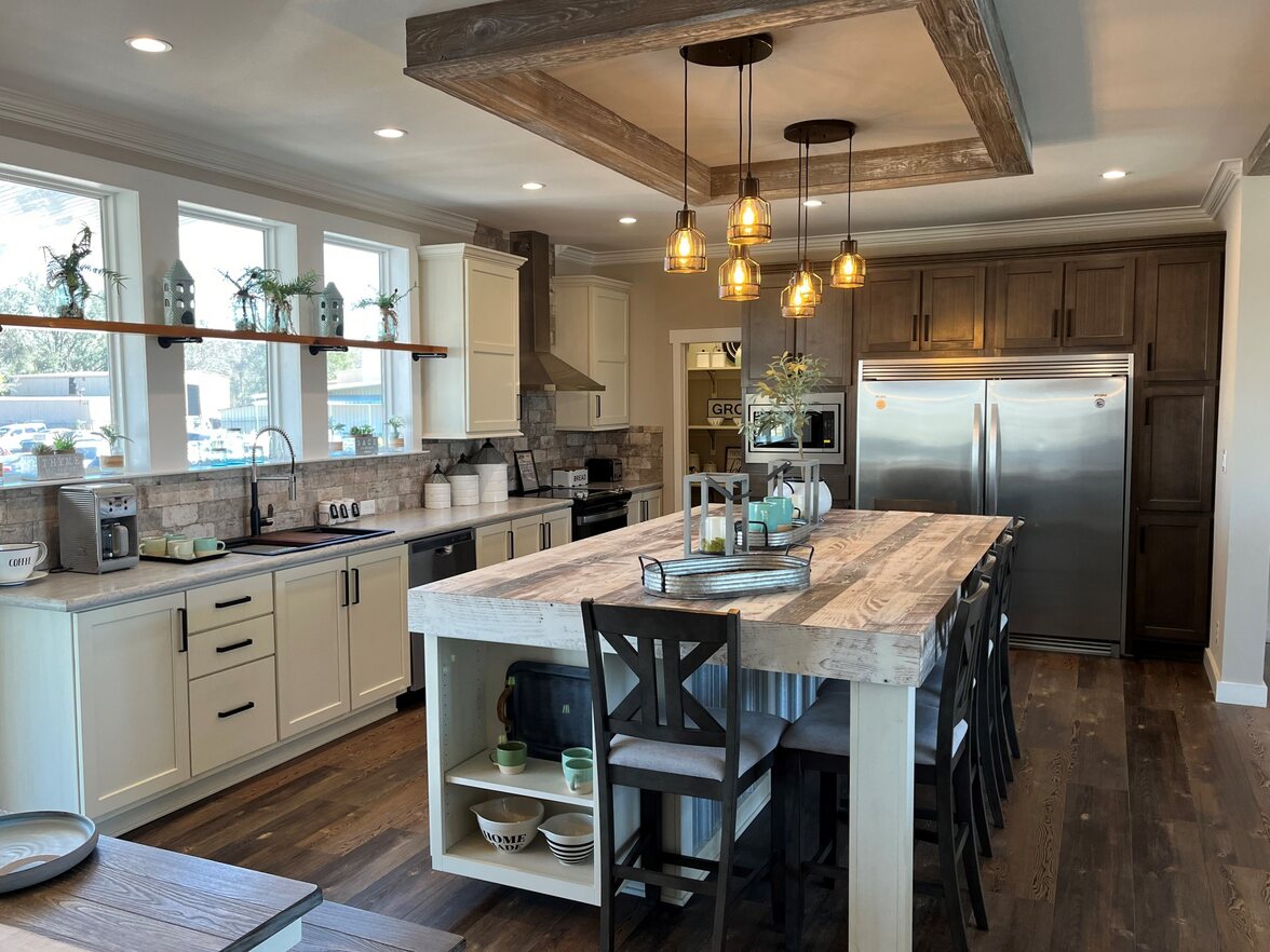 Lifestyle Easton Farmhouse 30683A by Palm Harbor Homes Palm Harbor Homes